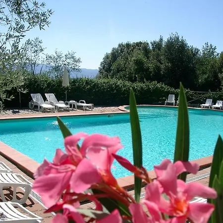 Agriturismo Antico Borgo Poggitazzi *